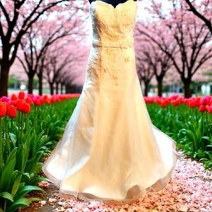 NWT Kirstie Kelly Ivory Wedding Dress, 8